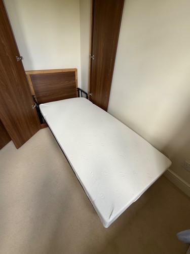 Vertical wall bed - vertical, single